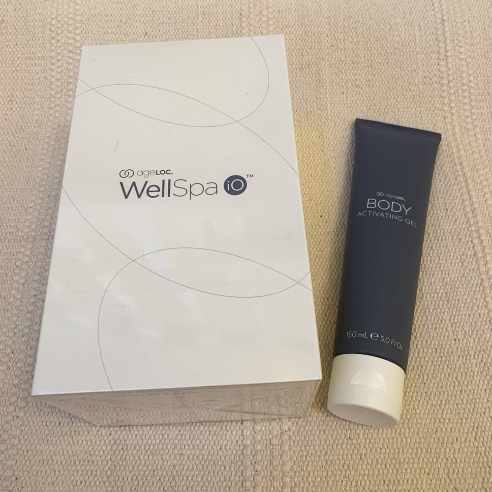 ageLOC WellSpa iO + Activating Gel Bundle brand new